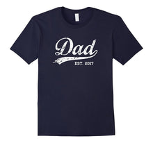 Mens Dad Est. 2017 New Dad Vintage T-Shirt