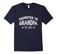 Mens Promoted to Grandpa 2017 Tshirt Fathers Day Gifts for Grampa