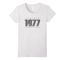 40th Birthday Gifts for Women Men 40 Years Old 1977 T-Shirt