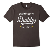 Mens Promoted to Daddy 2017 T-Shirt Gift for New Dad Fathers Day