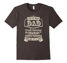 Stay at Home Dad: Undermining the Dominant Gender Paradigm