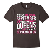 Real Queens Are Born on September 05 T-Shirt 5th Birthday